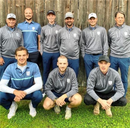Ab sofort in der dritthöchsten Liga Deutschlands am Start: Das Aufstiegsteam des Golfclubs Höslwang. Auf dem Bild fehlt Philipp Schieffer. Foto GC Höslwang