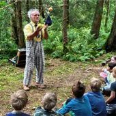 Wald dient als Zauberbühne