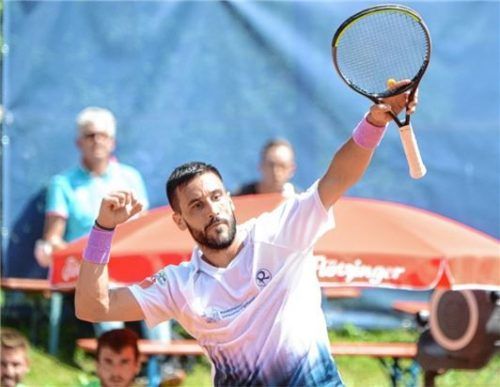 Damir Dzumhur spielt auch gegen Krefeld für 1860 Rosenheim. Foto Franz Ruprecht