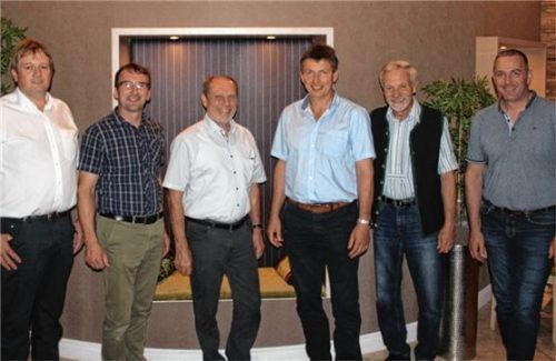 Der alte und neue Vorstand: (von links) Karl Aicher, Gerhard Langreiter, Felix Steinberger, Josef Fehlberger, Hubert Mayer und Stephan Ruth. Foto Hochholzer