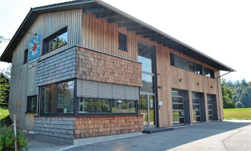 Die Bergwacht Oberaudorf-Kiefersfelden ist 2015 in ein neues Gebäude eingezogen. Foto Lotter