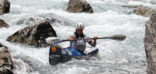 Die Inzellerin Lisa Köstle, die für den Kajak-Klub Rosenheim startet, hat sich beim Ausscheidungsrennen in Markkleeberg für die Weltmeisterschaften in Bratislava Ende September qualifiziert.Foto Maximilian Nikelski