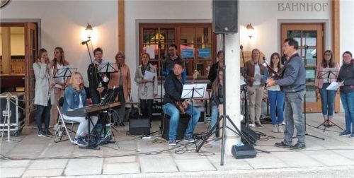 Die Vitus-Singers unterhielten das Publikum mit dem Klassiker„Carpe diem“. Fotos rath