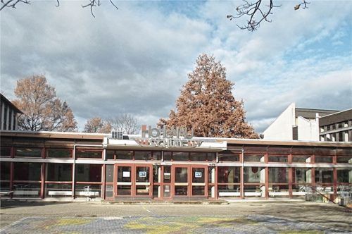 Ein garantiertes Ende der Maskenpflicht oder des Präsenzunterrichts an der Hohenau-Schule hätte dem Neubeurer Gemeinderat die Entscheidung für die Anschaffung von Luftfiltergeräten vermutlich erleichtert. Foto Riedl