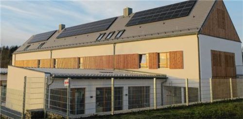Im September 2020 wurde das Kita-Gebäude in Oberbergkirchen eröffnet, das direkt neben der Grundschule liegt. Foto Gillhuber
