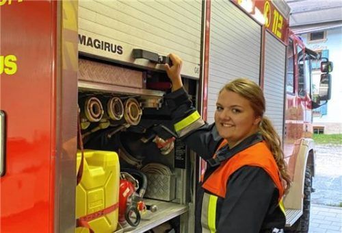 First Responderin und Jugendwartin der Feuerwehr Pietzing: Jacqueline Egold ist auch außerhalb der Kirche in der Gemeinde engagiert.