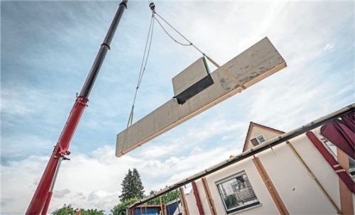 Häuslebauer sollten darauf achten, beim Zahlungsplan nicht zu sehr in Vorkasse zu gehen. Foto Daniel Maurer / dpa