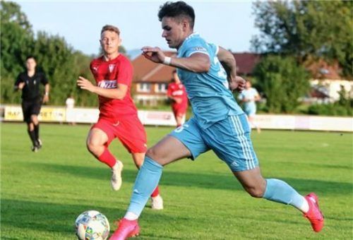 Laurin Demolli hatte mit zwei Treffern seinen Anteil am Weiterkommen des TSV 1860 Rosenheim.