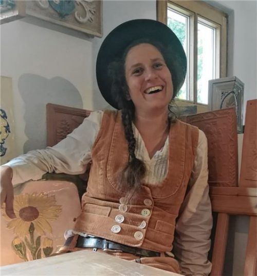 Melanie, Baukeramikerin und Ofensetzerin, ist nach mehr als zwei Jahren immer noch glücklich mit ihrer Entscheidung, auf die Walz zu gehen.Foto Hampel