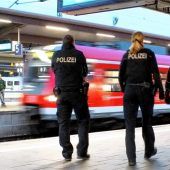 40 Bayernfans belästigen Reisende
