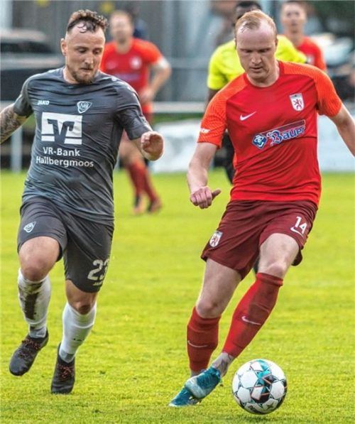Sind die Wasserburger Löwen – hier rechts Albert Schaberl – weiter auf dem Vormarsch?Foto John Cater