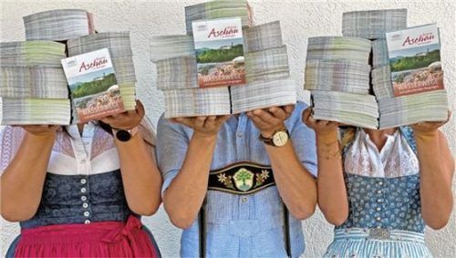 So sehen die Faltblätter rund um das Thema Wasser aus. Foto re