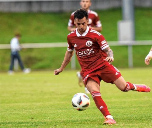 Thomas Steinherr, der aus der Jugend des FC Augsburg stammt, war einer der auffälligsten Akteure der Rosenheimer. Foto Hans-Jürgen Ziegler