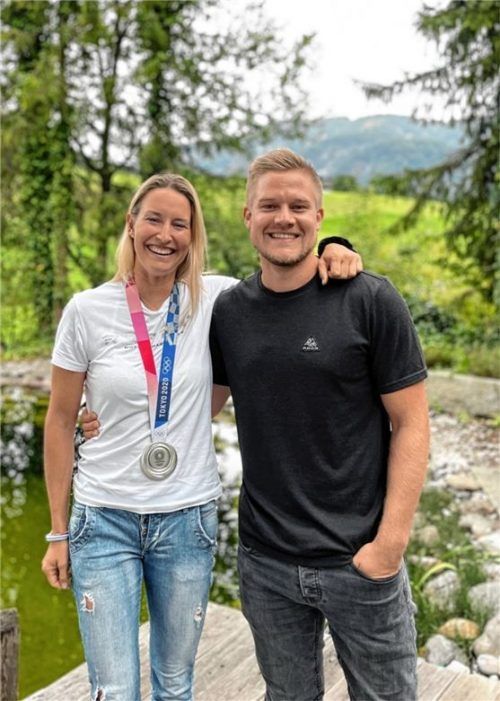 Trainer Johannes Lukas zu Besuch bei Silbermedaillen-Gewinnerin Tina Lutz.Foto privat