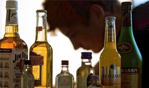 Unter dem Einfluss von Alkohol und Kokain hat ein 24-jähriger Rosenheimer in der Herbststraße mehrere Autos beschädigt. Dafür musste er sich jetzt vor dem Amtsgericht verantworten. Foto dpa