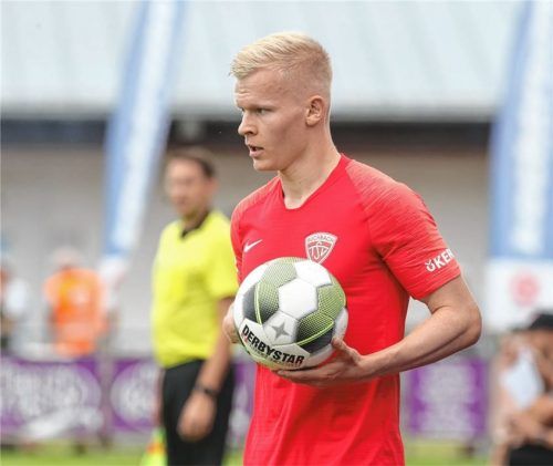 Verteidiger Benedikt Orth gehört bei den Rot-Weißen in dieser Saison auch zu den „Dauerbrennern.“ Foto Buchholz