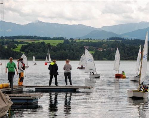 Viel Betrieb herrschte bei der Jugendwoche des Segler- und Ruderclubs Simssee.Foto Niessen