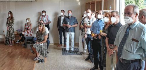 Viele Gäste kamen zur Einweihung, auch Rathauschef Peter Kloo (rechts). Foto Pauli