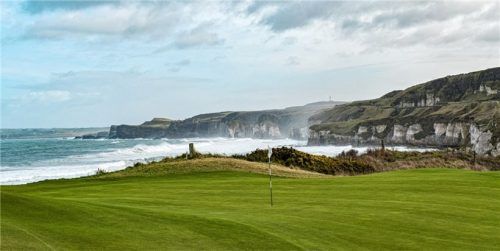 Alle 1000 Meter wartet in Irland ein neuer Golfplatz. Hier der „Royal Portrush.“ Foto Tourism Ireland