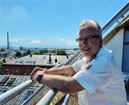 Büro mit Aussicht: Robert Kopp im Polizeipräsidium. Foto Weiser