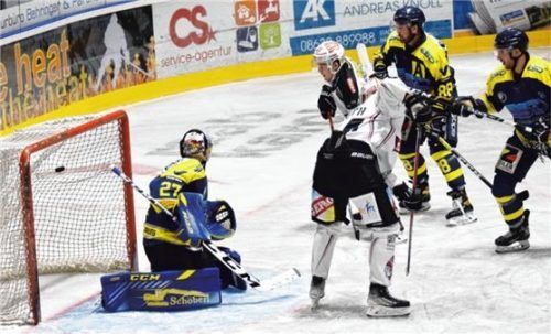 Das 4:1 für die Gäste aus Memmingen durch Petr Pohl. Am Ende stand es 7:1. Foto  Paolo del Grosso