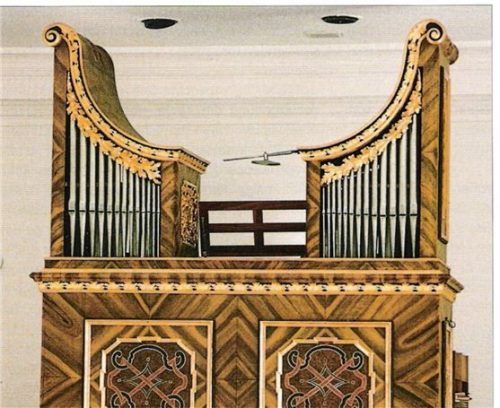 Das Instrument aus dem Kloster Tegernsee erklingt seit 1824 in der evangelischen Karolinenkirche.Fotos  greiner