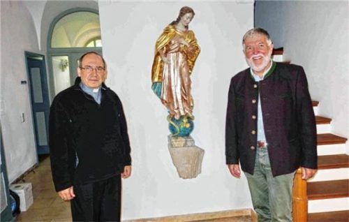 Der syrische Priester Pater Dr. Hanna Ghoneim zusammen mit Jakob Opperer vom Rohrdorfer Freundeskreis. Foto Hötzelsperger