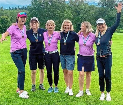 Die Damen 30 des GC Chieming (von links): Eva Schönhuber (Kapitän), Marion Balz, Claudia Götzinger, Christel Forster, Renate van Kaldenkerken-Kuligk und Christine Hounsgaard. Foto Kas