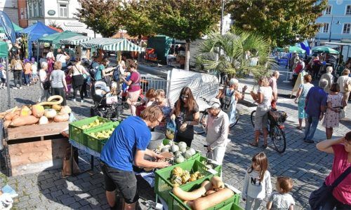 Der Rosenheimer Ludwigsplatz verwandelt sich jedes Jahr in die Schmankerlstraße. Sie ist einer der bekanntesten Märkte in der Region.Foto Schlecker