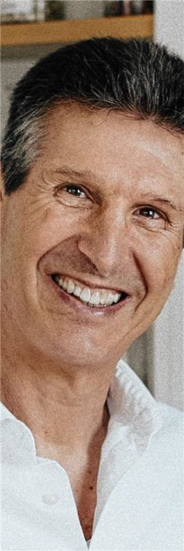 Dr. Michael Wullinger fährt regelmäßig zum Windsurfen. Foto Praxis Wullinger