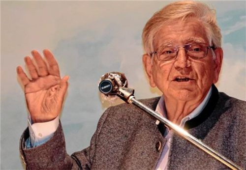 Dr. Thomas Goppel, Staatsminister a.D., referierte über den Stellenwert des Glaubens in Zeiten des Umbruchs. Fotos  Stache