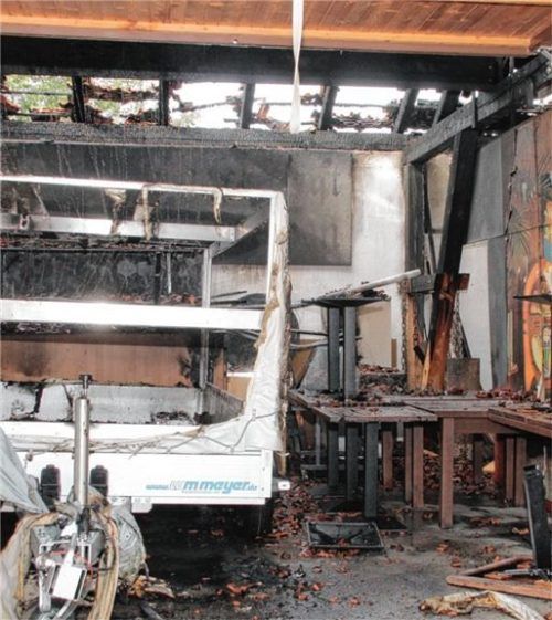 Ein Bild der Zerstörung bot das Nebengebäude des Gasthauses Antretter. Foto reisner