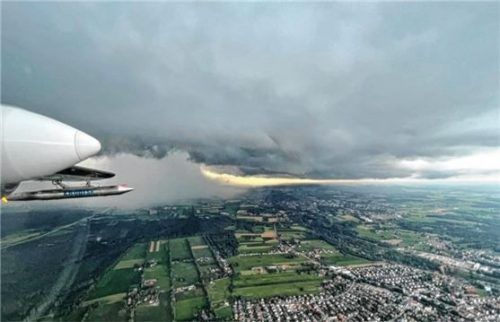 Im Landkreis Rosenheim mussten die Piloten zu insgesamt 37 Einsätzen abheben. Insgesamt waren die Hagelflieger 46 Stunden in der Luft. Fotos re