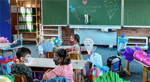 Jedes Kind hat eine Schultüte von den Eltern bekommen.