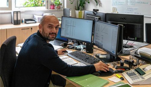 Kämmerer Slaven Jokic ist für die Finanzen der Gemeinde Prutting zuständig. Trotz Corona steht die Gemeinde gut da. Foto Thomae