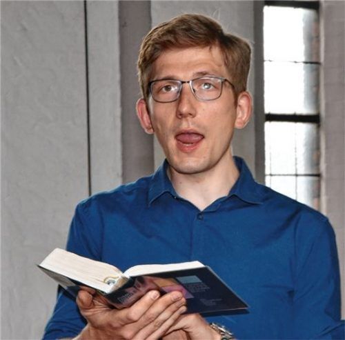 Kantor Johannes Eppelein ist erleichtert: Singen mit dem Chor ohne Mindestabstand.