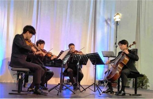 Mit dem Streichquartett von Paul Ben-Haim eröffnete das Novus String Quartett in der Klosterkirche.Foto Giesen