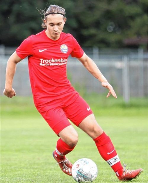 Noah Nebmeier und der FC Töging II holten einen beachtlichen Punkt gegen Spitzenreiter Peterskirchen.Foto Gabi Zucker