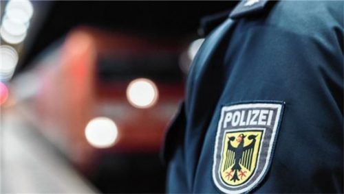 Rosenheimer Bundespolizisten haben am Samstag gleich mehrere Reisende ohne Papiere festgenommen. Foto re