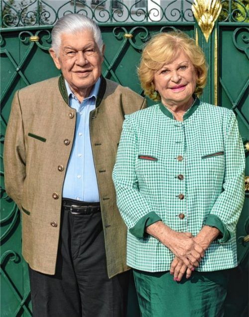 Seit Jahrzehnten gemeinsam im Einsatz für die Flötzinger Brauerei: Franz Steegmüller, der heute 85 Jahre alt wird, und seine Ehefrau Martha.Foto re