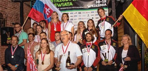 Siegerehrung in der Teamwertung mit der deutschen Mannschaft (rechts).Foto re
