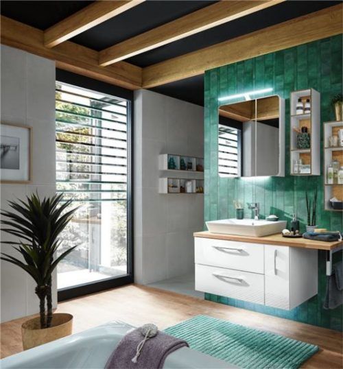 Spiegel sollten nicht gegenüber von Türen angebracht werden - so die Lehre. Fotos Pelipal