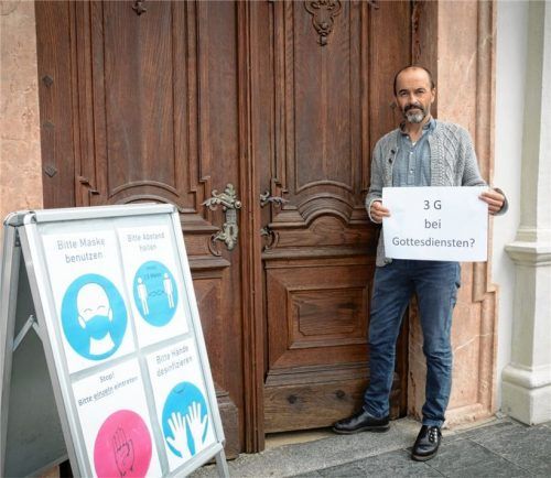 3G bei den Gottesdiensten? Diese Frage beschäftigt derzeit die Kirchenverantwortlichen in Prien. Gemeindereferent Werner Hofmann will deshalb die Meinung der Kirchengänger hören. Foto Berger