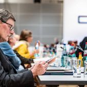 Mehrheit für Gewaltenteilung in der Kirche