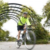 Mit Tempo 50 durch den Park