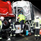 Bei heftigem Lkw-Unfall nur mittelschwer verletzt – Polizei spricht von Wunder