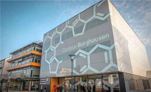 Am Campus Burghausen ist die neue Fakultät für Chemische Technologie und Wirtschaft beheimatet. (Archivbild)