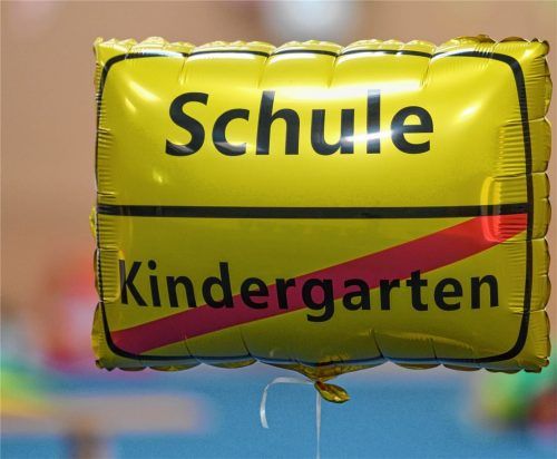 Aus dem Kindergarten in die Grundschule. Aber welche Einrichtung soll es sein? Nach Schloßberg oder doch nach Stephanskirchen? Seit mit dem neuen Grundschulverbund eine Auswahlmöglichkeit besteht, haben die Eltern viele Fragen. Die Schulen wollen sich noch besser darauf einstellen.Foto dpa