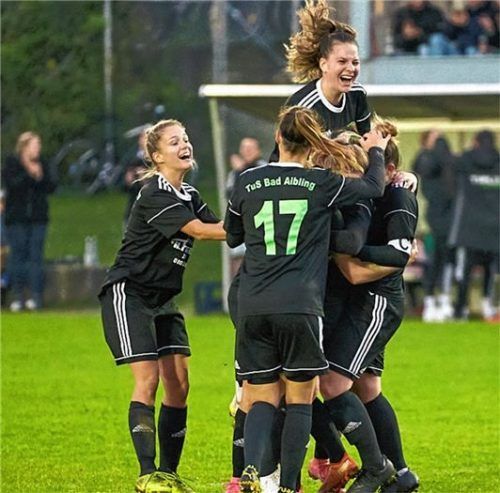 Bad Aiblings Fußballerinnen konnten sich über einen Auswärtspunkt freuen.Foto Dirk Habermann