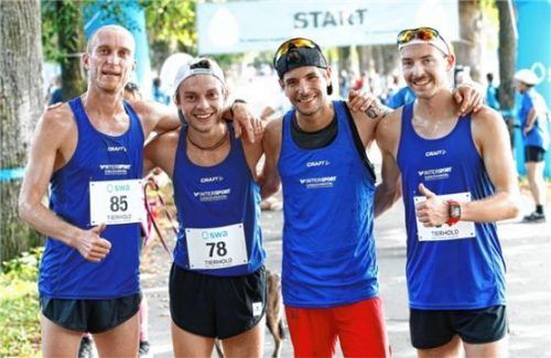 Bayerische Meister wurden die PTSV-Männer mit Florian Spötzl, Luca Glatthaar, Tobias Haumann und Michael Pritzl (von links).Foto Ludwig Stuffer